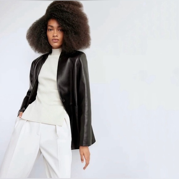 Aritzia Babaton Lauch Blazer SMOKY EMERALD
GREEN Size Small Faux Leather - Picture 4 of 10